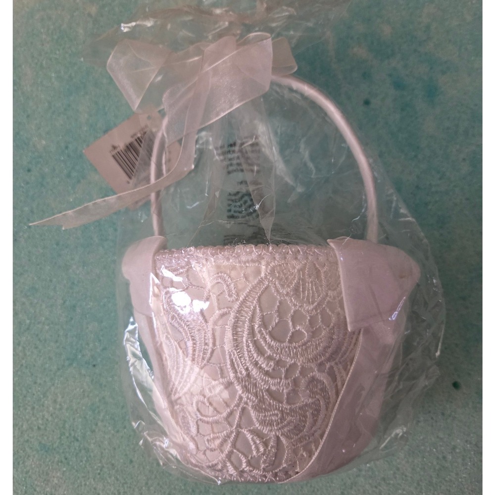 Celebrate It Occasions Flower Girl Basket White Lace Satin Wedding Ceremony NWT